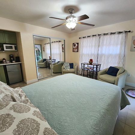 The Green Door Bungalow North North Naples Екстериор снимка