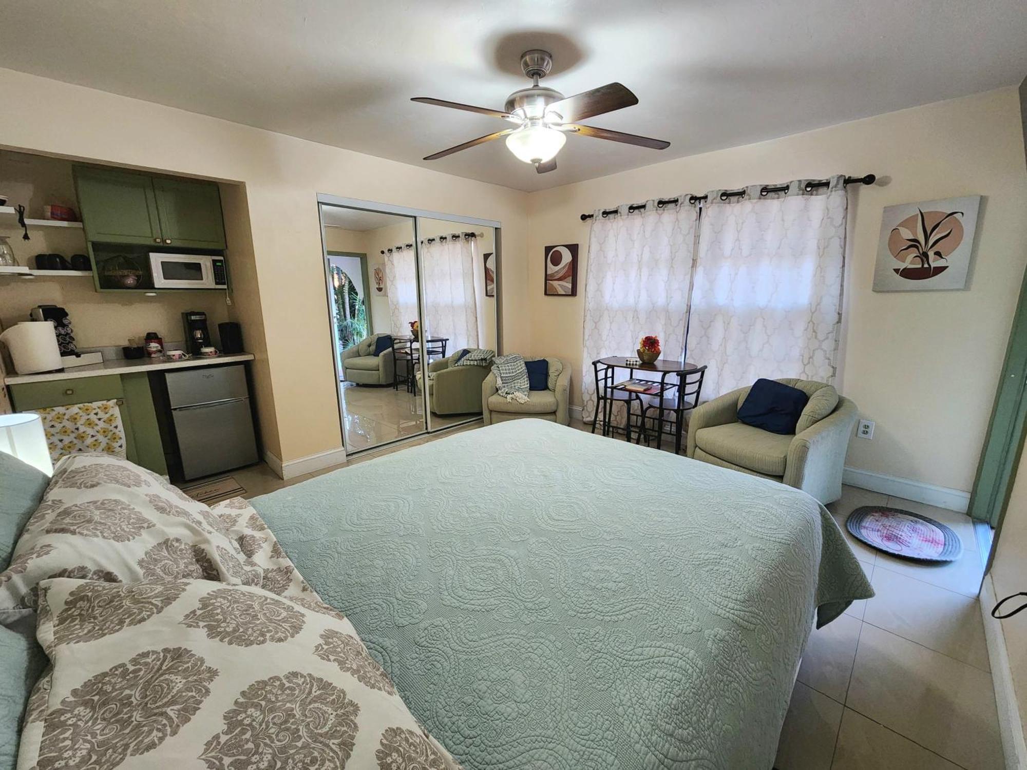 The Green Door Bungalow North North Naples Екстериор снимка